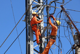 EVN lại muốn tăng giá điện lần hai, ĐBQH nói không phải cứ thua lỗ là xin tăng