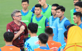 Hết vé trận tuyển Việt Nam vs Hong Kong (Trung Quốc)