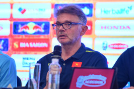 HLV Troussier: Quang Hải nỗ lực tối đa để đáp ứng yêu cầu