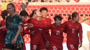 Xem Thanh Nhã chạy xé gió, sút tung lưới thủ môn đẳng cấp top 5 thế giới