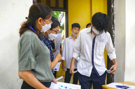 Lọt đề Văn, Toán tốt nghiệp: Đình chỉ 2 thí sinh, 6 cán bộ dừng nhiệm vụ coi thi