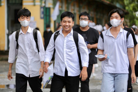 Lọt đề Văn, Toán tốt nghiệp: Đình chỉ 2 thí sinh, 6 cán bộ dừng nhiệm vụ coi thi