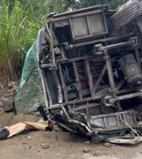 Nạn nhân bị thương vụ lật xe 4 người chết ở Khánh Hòa: 'Đây là chuyến đi thảm khốc'