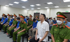 Cựu Cục phó Cục Quản lý thị trường Trần Hùng lĩnh 9 năm tù tội nhận hối lộ