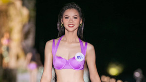 Hoa hậu Ý Nhi tinh khôi, quyến rũ với đầm trắng