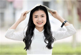 Đang đi làm công nhân, nữ sinh nhận tin thành thủ khoa khối C00
