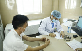 Giá dịch vụ y tế tăng gần bằng bệnh viện tư, chất lượng có tương đương?