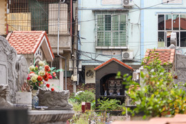 Khách mua ngã ngửa trước chiêu độc đẩy giá nhà cạnh nghĩa trang