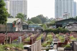 Khách mua ngã ngửa trước chiêu độc đẩy giá nhà cạnh nghĩa trang