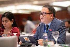 Đoàn đại biểu dự Hội nghị Nghị sĩ trẻ toàn cầu lần thứ 9 thăm Vịnh Hạ Long