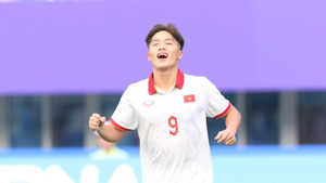 Xem Quốc Việt ghi bàn, Olympic Việt Nam dẫn trước Mông Cổ sau 3 phút