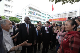 Chủ tịch Quốc hội nhận Huân chương cao quý của Đảng, Nhà nước Cuba