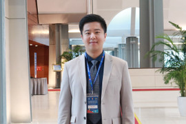 Đoàn đại biểu dự Hội nghị Nghị sĩ trẻ toàn cầu lần thứ 9 thăm Vịnh Hạ Long