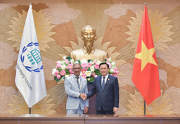 Chủ tịch Quốc hội Vương Đình Huệ tiếp lãnh đạo Liên minh Nghị viện thế giới