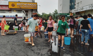 Mất nước gần nửa tháng, cư dân KĐT ở Hà Nội vẫn nhận hóa đơn cao gấp 6 lần