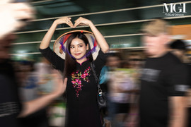 Bạn trai cơ bắp của Hoa hậu Hòa bình vừa đăng quang tại Việt Nam