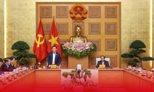 Quốc hội giơ tay, Quốc hội tranh biện, Quốc hội đồng hành