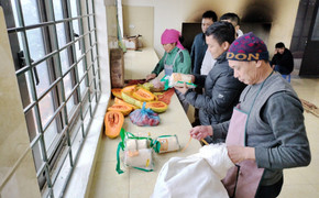 Hình ảnh bếp ăn trường vùng cao sau vụ '11 học sinh ăn 2 gói mì tôm chan cơm'