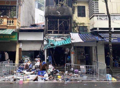 Nhà 4 tầng cháy đen, cửa kính vỡ vụn sau hỏa hoạn khiến 4 người chết thương tâm