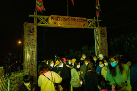 Những phiên chợ cầu may độc đáo dịp đầu năm