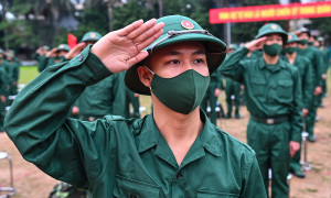 Xúc động lá đơn xin gác lại việc học, xung phong nhập ngũ của nữ sinh Ê-đê 