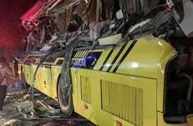 Tài xế ô tô khách: 'Xe container lao nhanh, tôi rà phanh nhưng không tránh nổi'