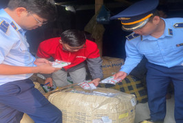 Phát hiện hơn 2.000 sản phẩm mỹ phẩm nghi nhập lậu tại một bưu cục