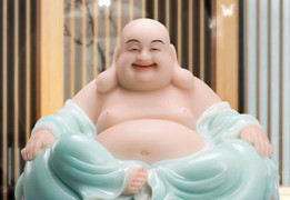 Khi Đức Phật khất thực ở nơi người dân oán hận nghĩ ngài gây nạn đói