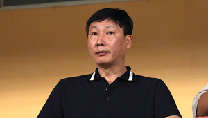 HLV Kim Sang-sik: Thành công như ông Park Hang Seo không dễ dàng