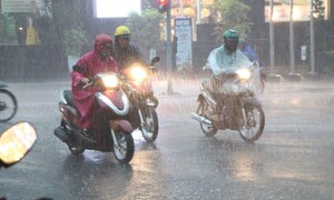 Cảnh báo mưa lớn gây ngập cục bộ vào chiều tối nay tại TP.HCM