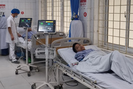 Nam Định tặng bằng khen 2 người hùng đập tường cứu người trong vụ cháy nhà trọ