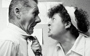 Vợ im lặng nửa tháng mỗi khi cãi nhau, chồng mệt mỏi đến phát điên