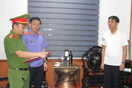 Khai trừ ra khỏi Đảng Chủ tịch UBND thị xã Cửa Lò