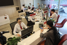 4 ngân hàng bán vàng online, cảnh huyên náo như 'vỡ chợ' biến mất