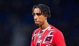 Man Utd mua cầu thủ 18 tuổi vô danh đắt gần bằng Bruno Fernandes