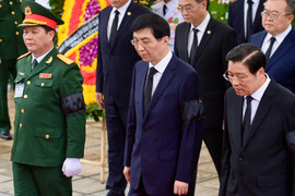 Chủ tịch Chính hiệp Trung Quốc Vương Hỗ Ninh đeo tang viếng Tổng Bí thư Nguyễn Phú Trọng