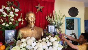 Nhiều nơi tại TP.HCM lập bàn thờ, tưởng niệm Tổng Bí thư Nguyễn Phú Trọng