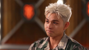 Khán giả xếp hàng giữa trời 12 độ C xem concert 'Anh trai vượt ngàn chông gai'