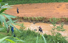 'Khẩn trương khắc phục hậu quả bão lũ, nhanh chóng ổn định đời sống Nhân dân'