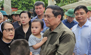 'Khẩn trương khắc phục hậu quả bão lũ, nhanh chóng ổn định đời sống Nhân dân'