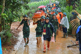 'Khẩn trương khắc phục hậu quả bão lũ, nhanh chóng ổn định đời sống Nhân dân'