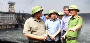 Thời khắc 'cân não sinh tử' trên hồ Thác Bà trong lũ dữ: Chuyện giờ mới kể