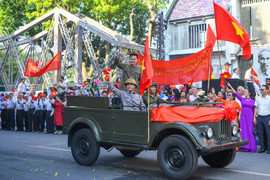 Ngắm từ trên cao những cây cầu ở Hà Nội bắc qua sông Hồng