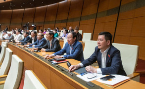 ĐBQH: Kỳ họp thứ 8 đầy cảm xúc với những quyết định mang tính lịch sử