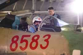 Về sân bay Kép xem phi công Su30-MK2 tập luyện cho Triển lãm Quốc phòng 2024