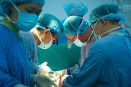 Vợ thay chồng viết thư cảm ơn gia đình người hiến tạng