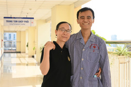 Nam bác sĩ hồi sinh nhờ lá phổi người lạ