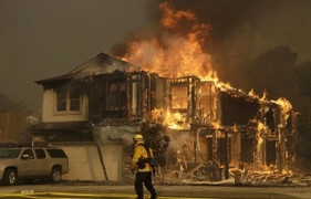 Có thể sử dụng nước biển để dập tắt các đám cháy rừng ở California không?