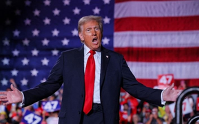 Tổng thống Trump ký cả trăm sắc lệnh: Chặn nhập cư, rút khỏi Thỏa thuận Paris