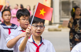 Nhiều phụ huynh lo 'học phí được miễn nhưng phụ phí tăng 3 - 4 lần'